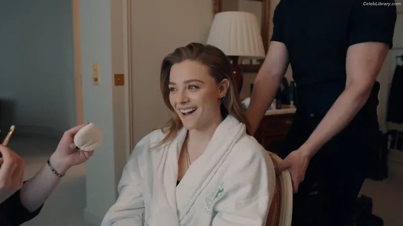 Chloë Grace Moretz photo 5 of 1749
