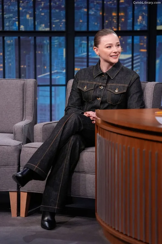 Chloë Grace Moretz photo 2 of 1749