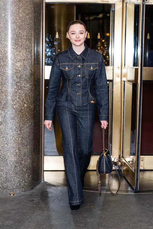 Chloë Grace Moretz photo 10 of 1749