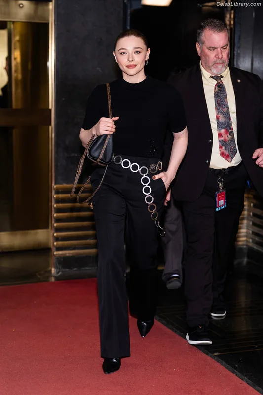 Chloë Grace Moretz photo 12 of 1749