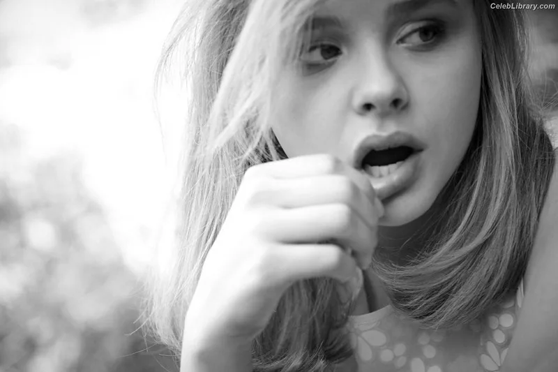 Chloë Grace Moretz photo 20 of 1749