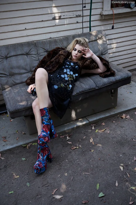 Chloë Grace Moretz photo 3 of 1749