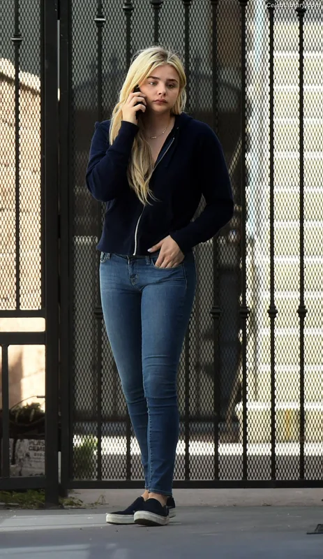 Chloë Grace Moretz photo 7 of 1749