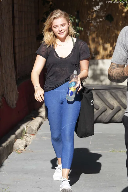 Chloë Grace Moretz photo 20 of 1749
