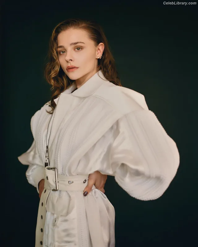 Chloë Grace Moretz photo 20 of 1749