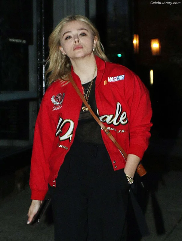 Chloë Grace Moretz photo 11 of 1749