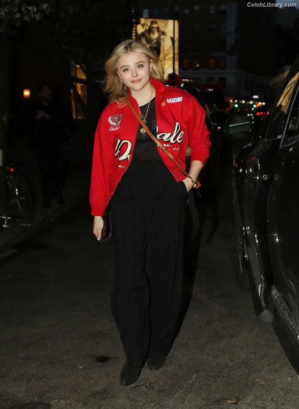 Chloë Grace Moretz photo 20 of 1749