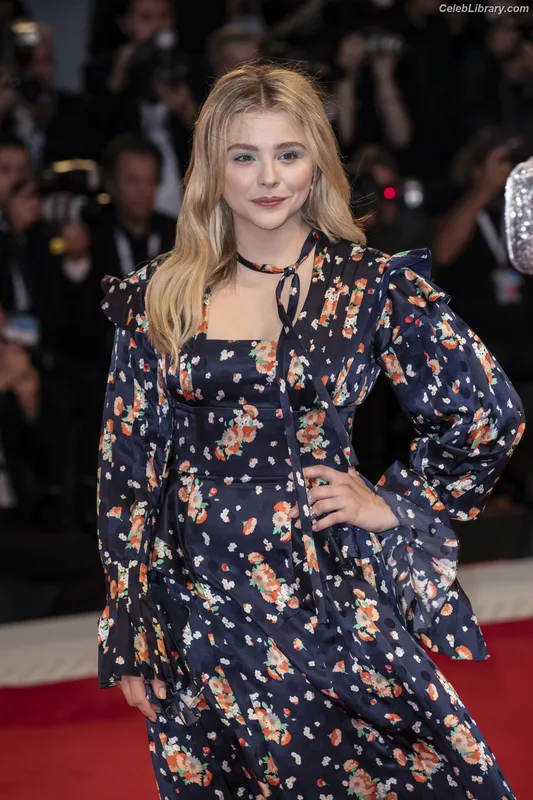Chloë Grace Moretz photo 15 of 1749