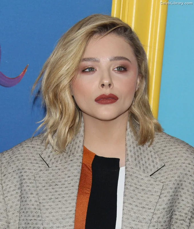 Chloë Grace Moretz photo 5 of 1749