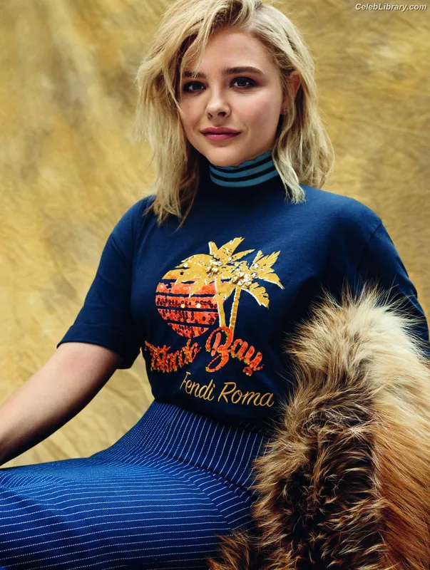 Chloë Grace Moretz photo 22 of 1749