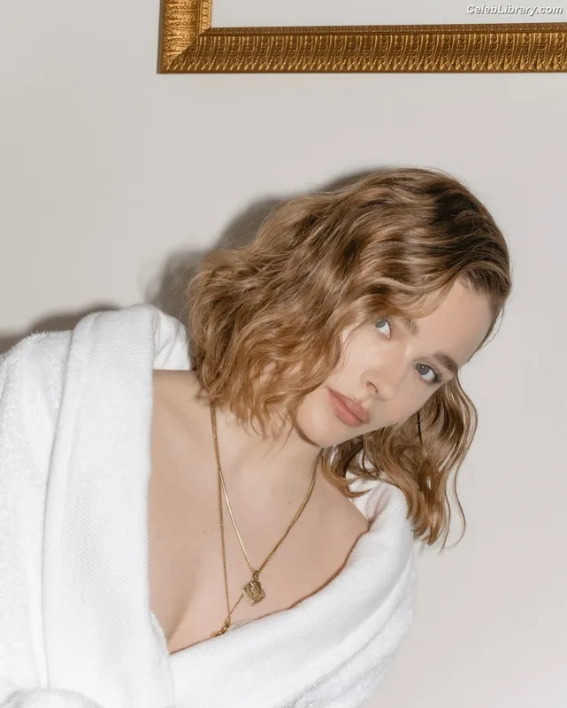 Chloë Grace Moretz photo 14 of 1749