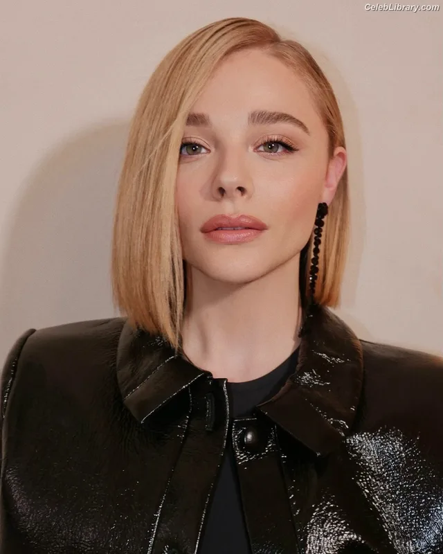 Chloë Grace Moretz photo 20 of 1749