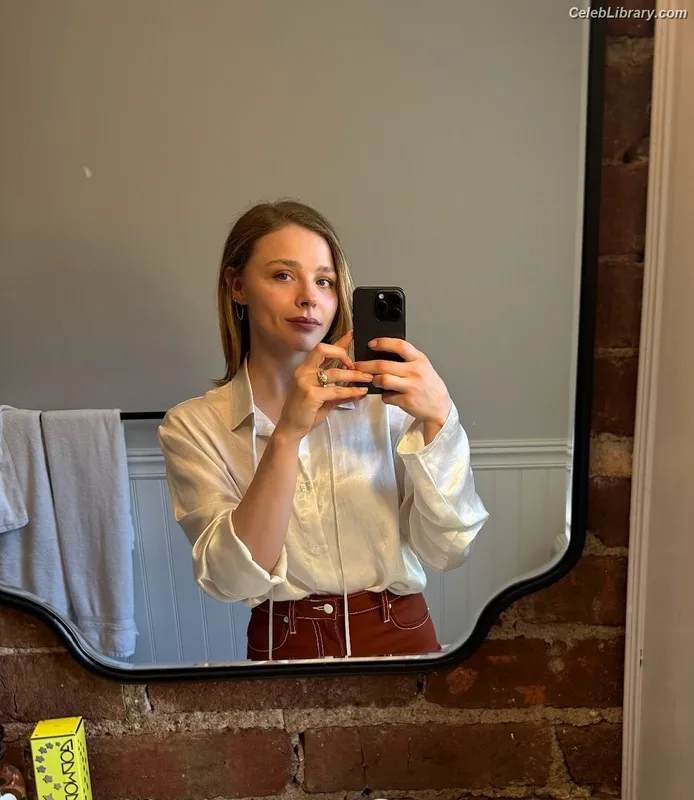 Chloë Grace Moretz photo 15 of 1749