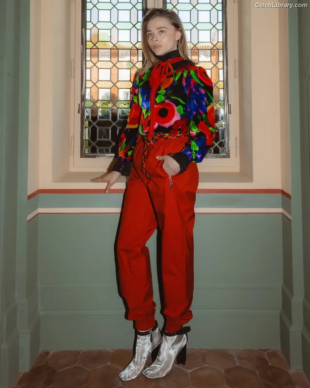 Chloë Grace Moretz photo 16 of 1749