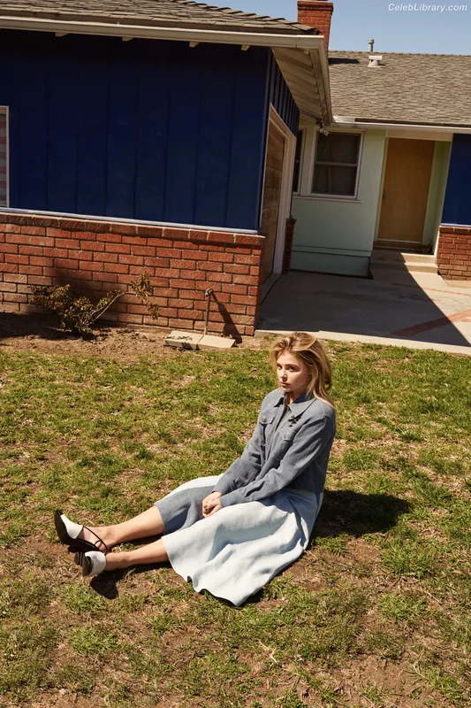 Chloë Grace Moretz photo 2 of 1749