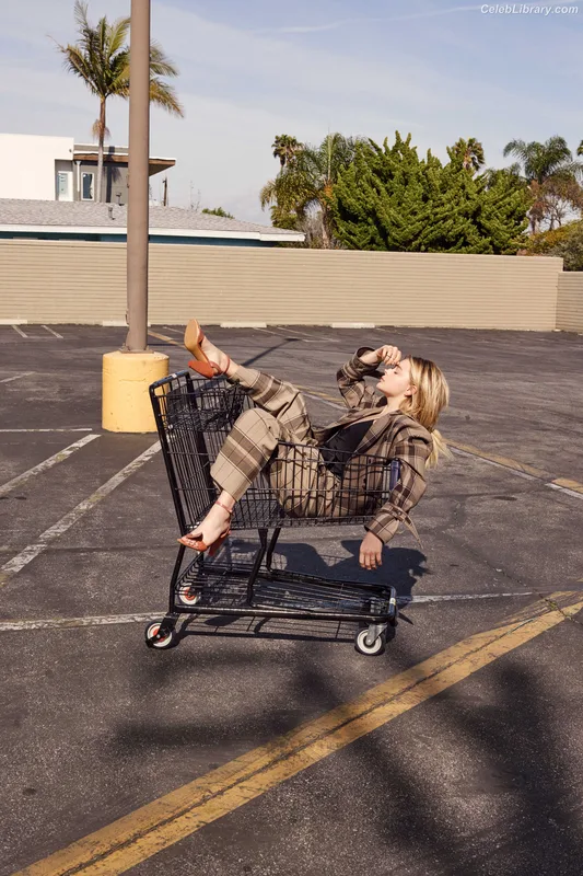 Chloë Grace Moretz photo 4 of 1749