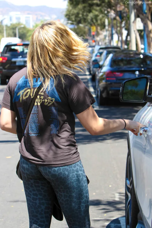 Chloë Grace Moretz photo 23 of 1749