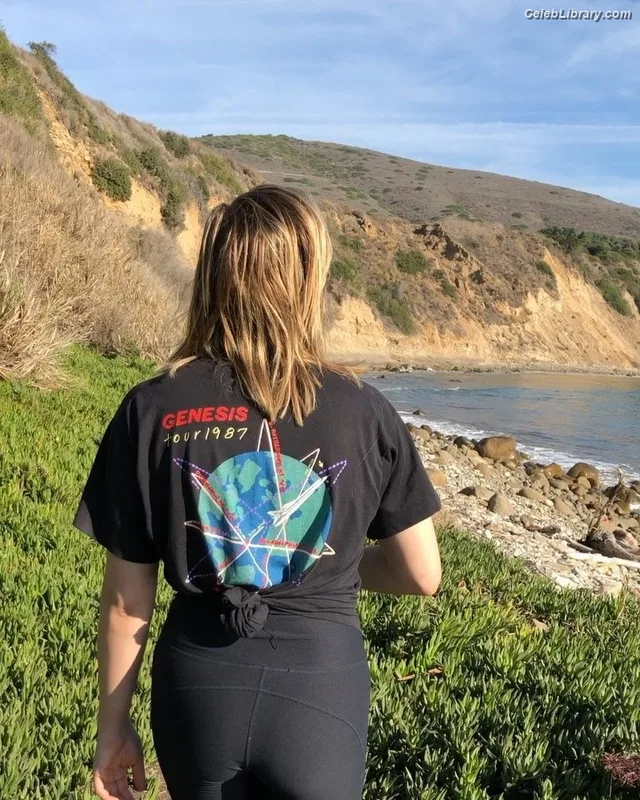 Chloë Grace Moretz photo 12 of 1749