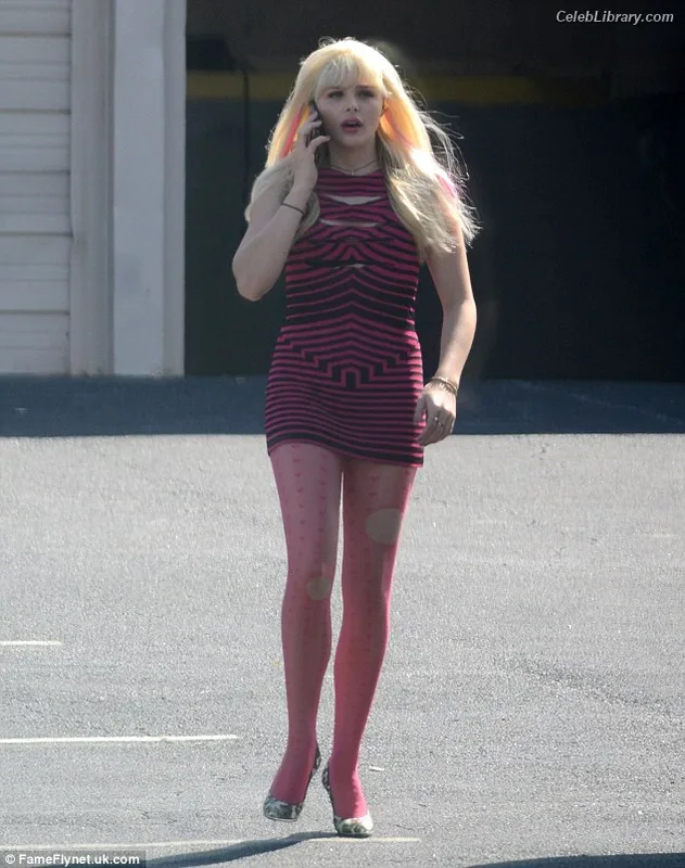 Chloë Grace Moretz photo 22 of 1749