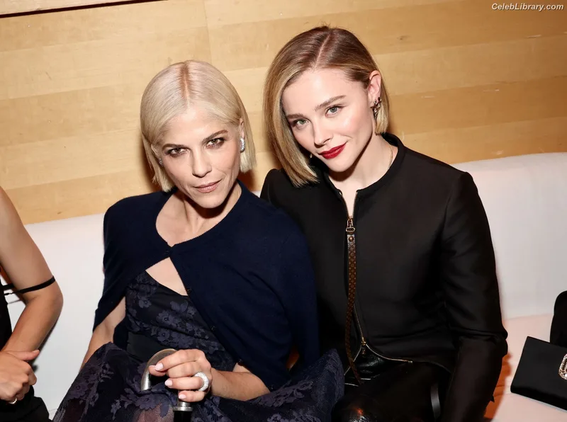 Chloë Grace Moretz photo 23 of 1749