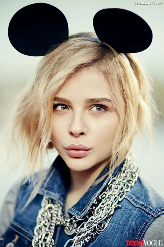 Chloë Grace Moretz photo 14 of 1749