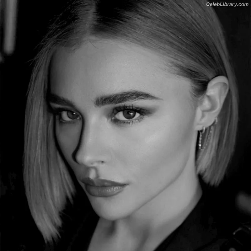 Chloë Grace Moretz photo 6 of 1749