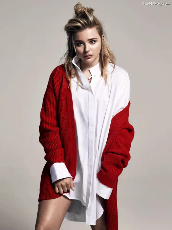 Chloë Grace Moretz photo 16 of 1749