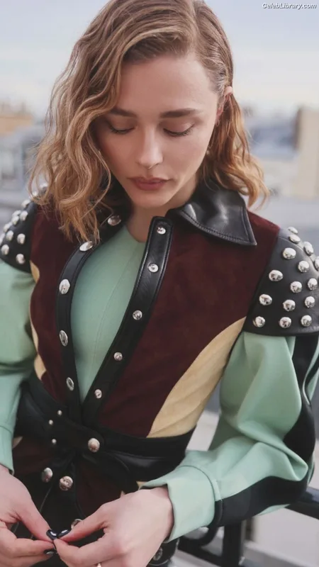 Chloë Grace Moretz photo 18 of 1749