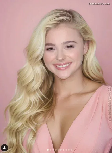 Chloë Grace Moretz photo 9 of 1749