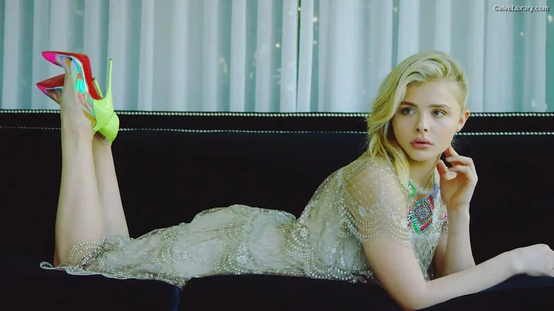 Chloë Grace Moretz photo 14 of 1749