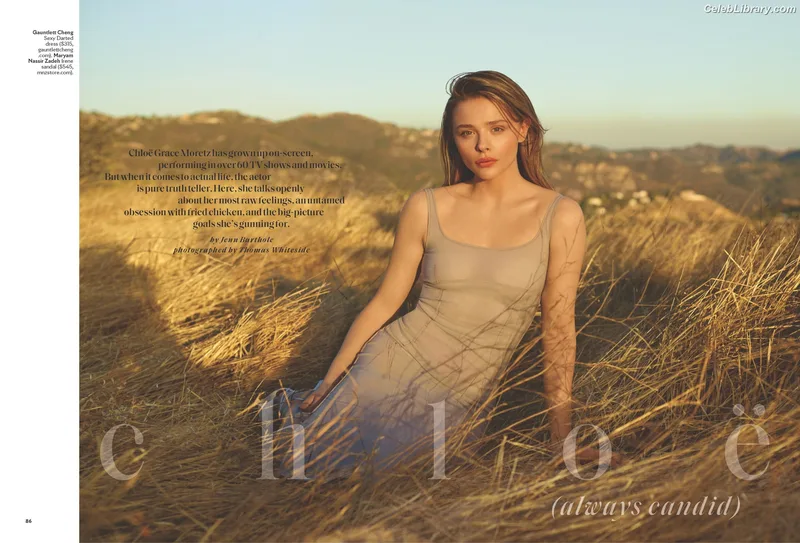 Chloë Grace Moretz photo 11 of 1749