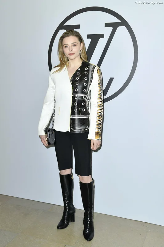 Chloë Grace Moretz photo 16 of 1749