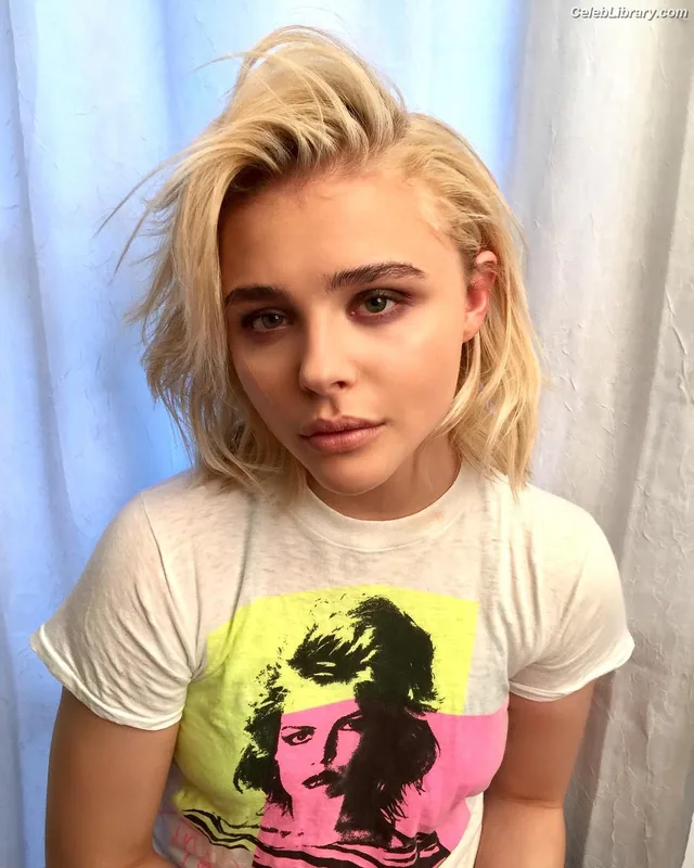 Chloë Grace Moretz photo 7 of 1749