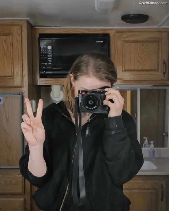 Chloë Grace Moretz photo 18 of 1749