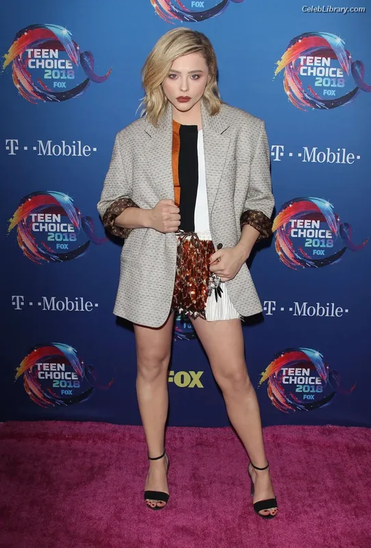 Chloë Grace Moretz photo 2 of 1749