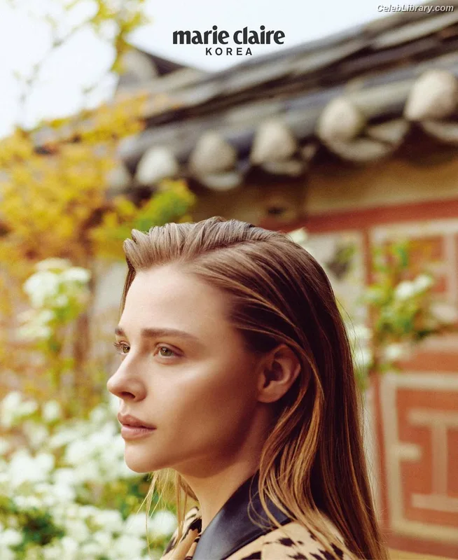 Chloë Grace Moretz photo 5 of 1749
