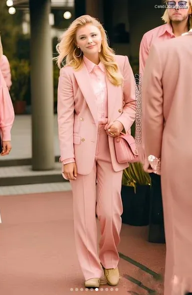 Chloë Grace Moretz photo 10 of 1749