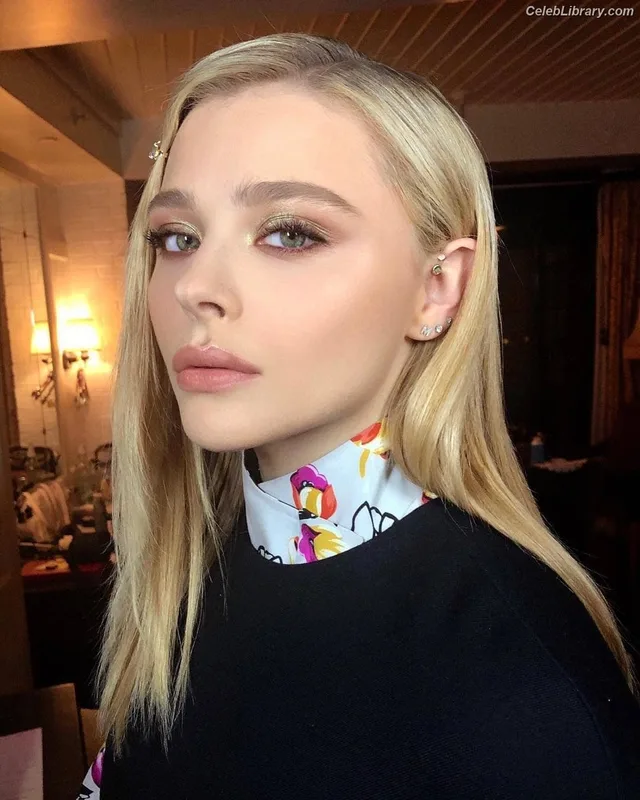 Chloë Grace Moretz photo 11 of 1749