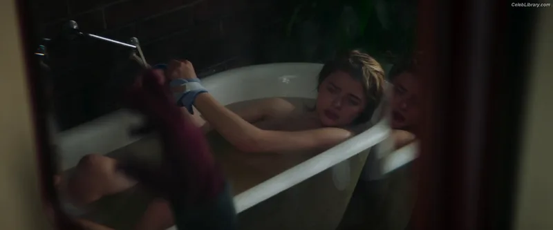 Chloë Grace Moretz photo 5 of 1749