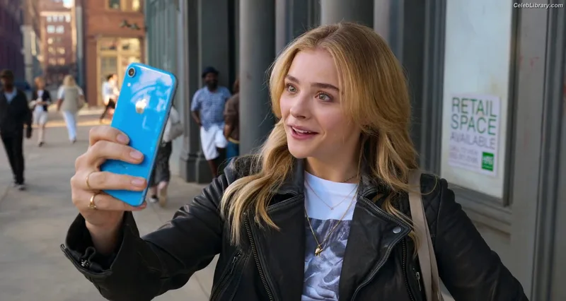 Chloë Grace Moretz photo 6 of 1749