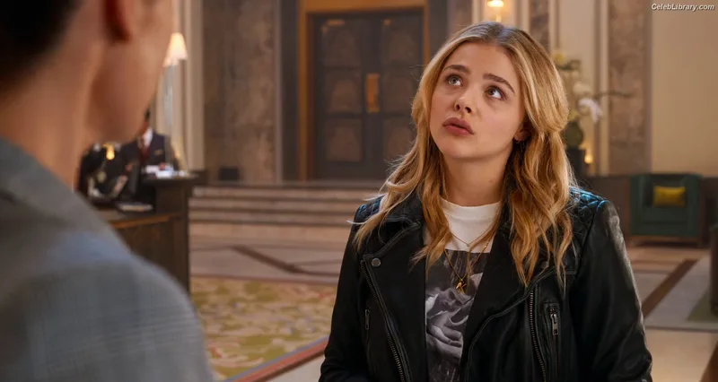 Chloë Grace Moretz photo 9 of 1749