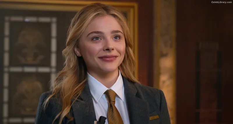 Chloë Grace Moretz photo 17 of 1749