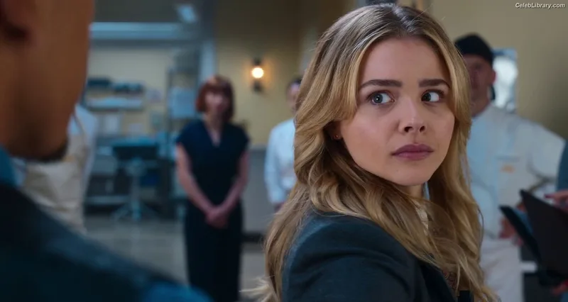 Chloë Grace Moretz photo 6 of 1749