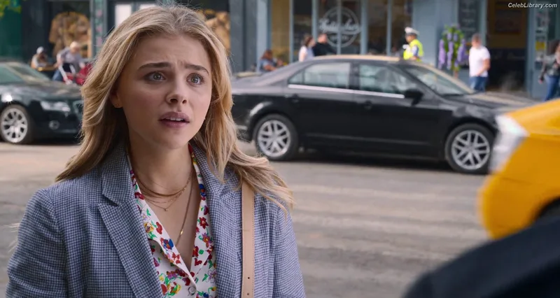 Chloë Grace Moretz photo 11 of 1749