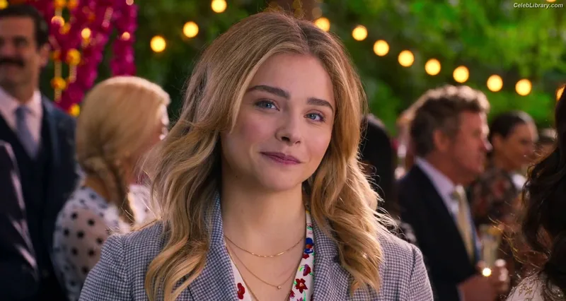 Chloë Grace Moretz photo 12 of 1749