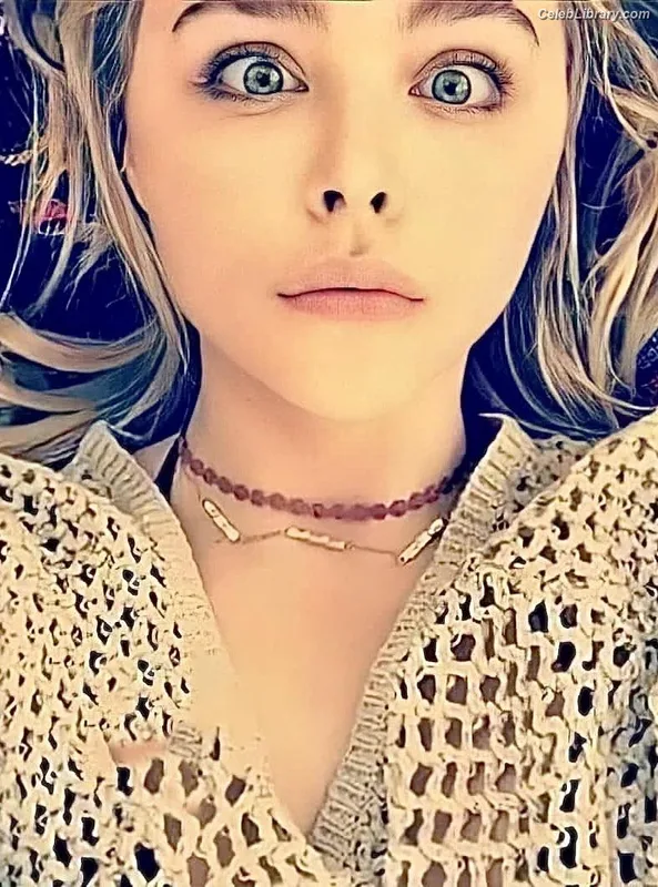 Chloë Grace Moretz photo 14 of 1749