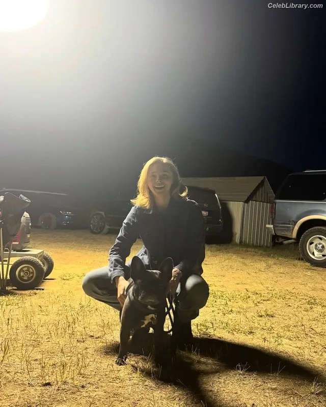 Chloë Grace Moretz photo 16 of 1749