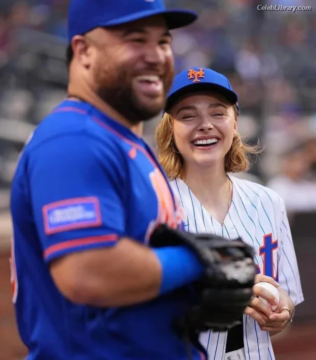 Chloë Grace Moretz photo 9 of 1749