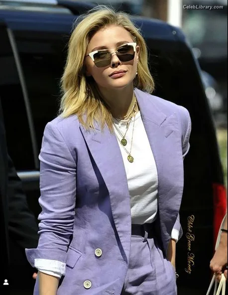 Chloë Grace Moretz photo 11 of 1749