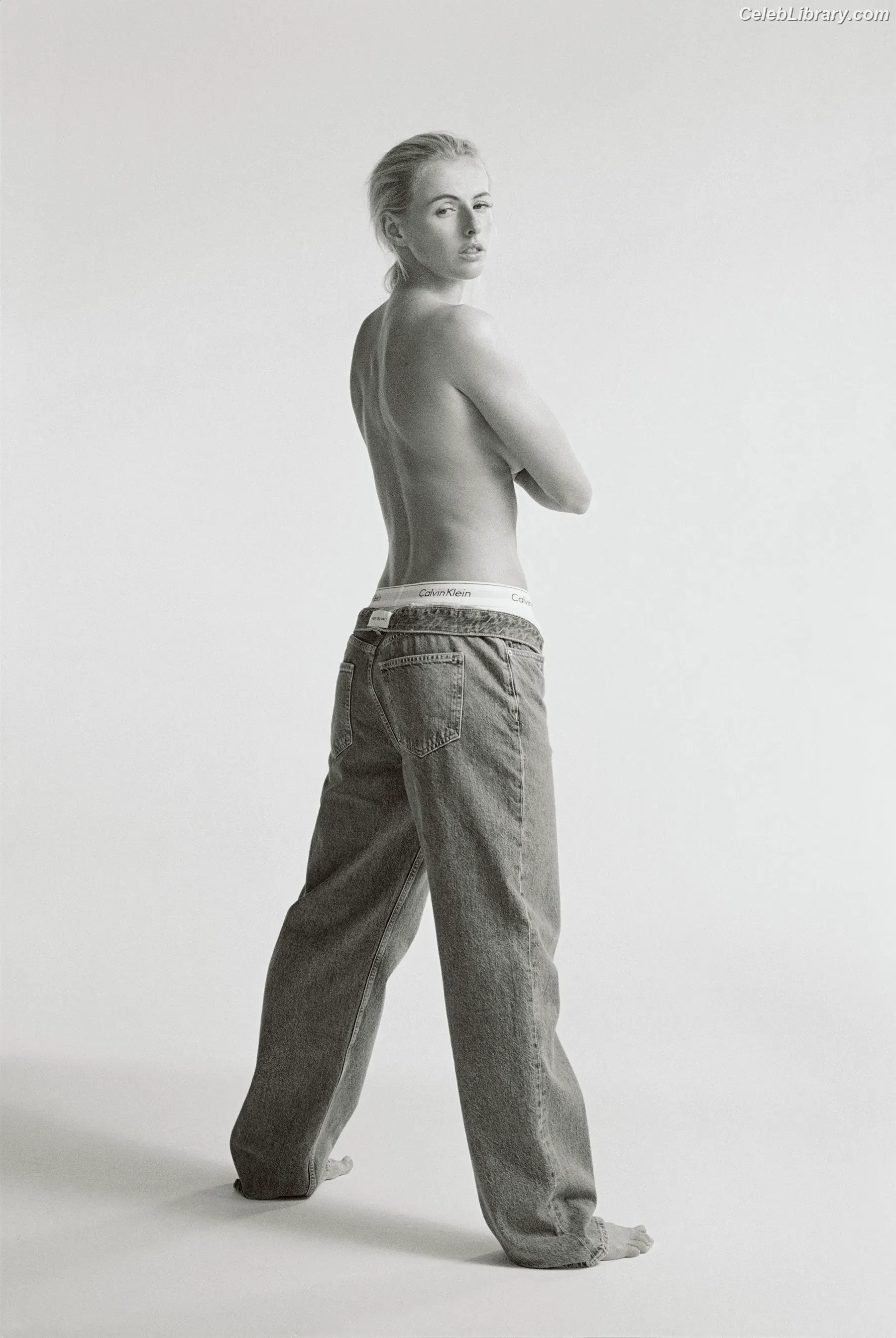Chloe Kelly photo 8 of 128